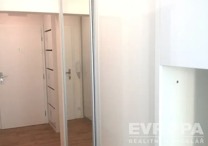 Prodej bytu 1+kk, Praha - Malešice, Počernická, 28 m2