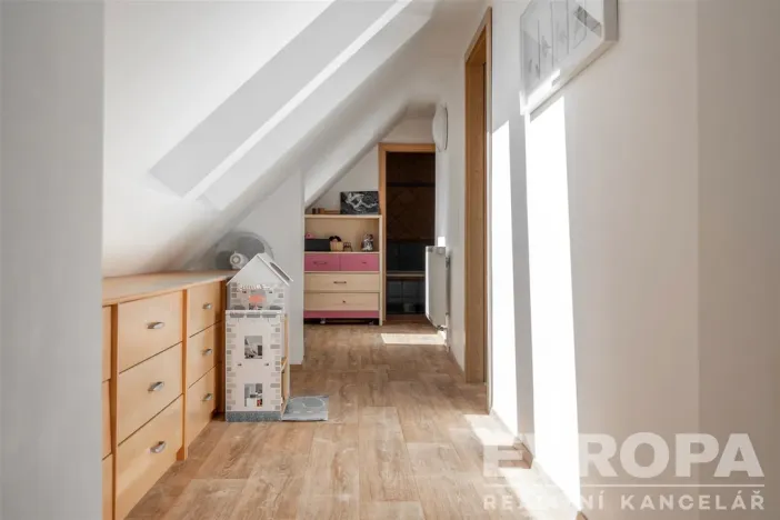 Prodej rodinného domu, Zeleneč, Bezručova, 213 m2