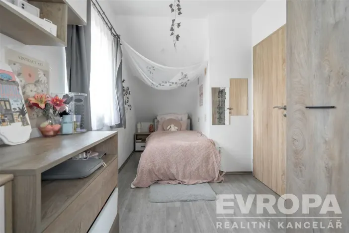 Prodej rodinného domu, Zeleneč, Bezručova, 213 m2