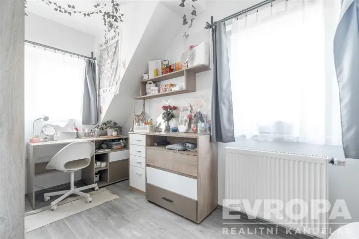 Prodej rodinného domu, Zeleneč, Bezručova, 213 m2