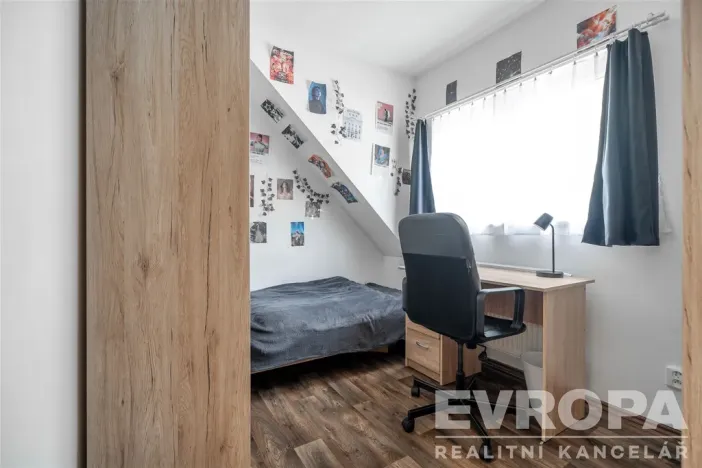 Prodej rodinného domu, Zeleneč, Bezručova, 213 m2