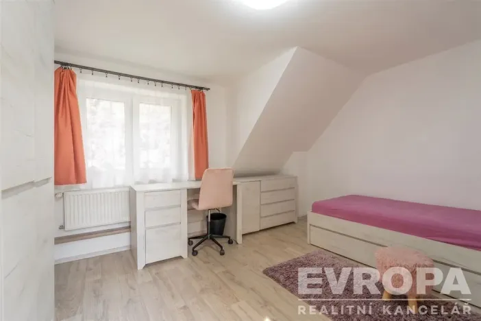 Prodej rodinného domu, Zeleneč, Bezručova, 213 m2