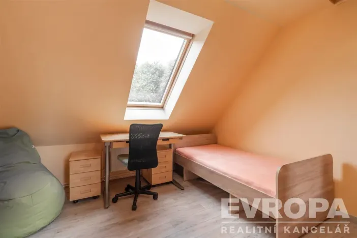 Prodej rodinného domu, Zeleneč, Bezručova, 213 m2