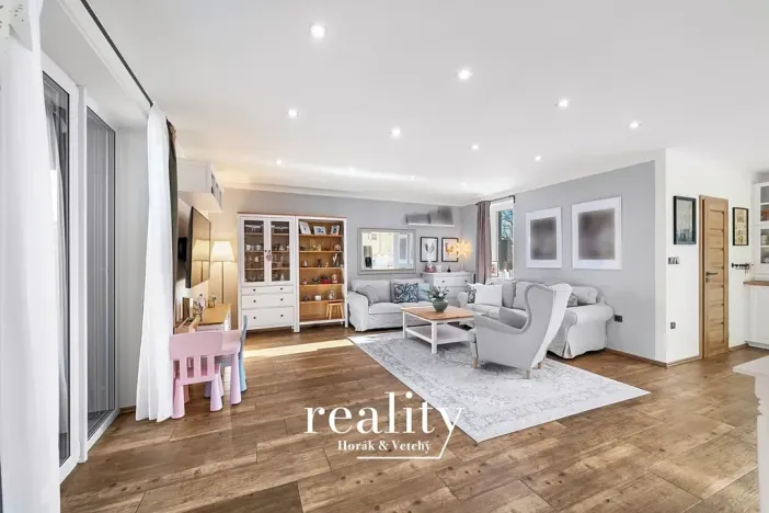 Prodej rodinného domu, Hrádek, 166 m2