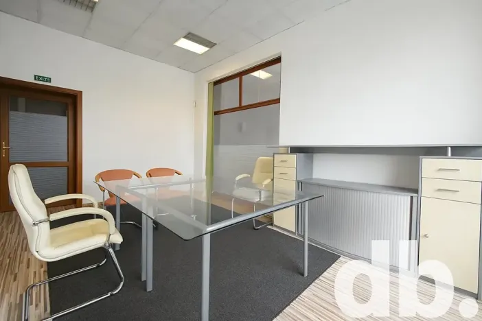 Pronájem kanceláře, Karlovy Vary, náměstí Republiky, 71 m2