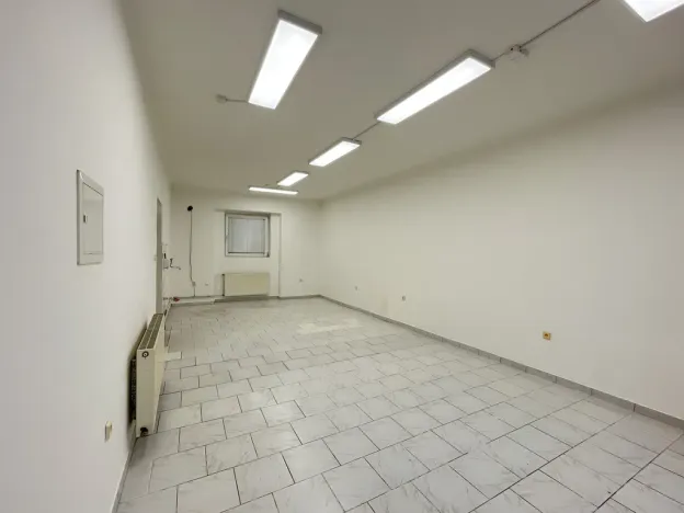 Pronájem obchodního prostoru, Olomouc - Nové Sady, Střední novosadská, 34 m2