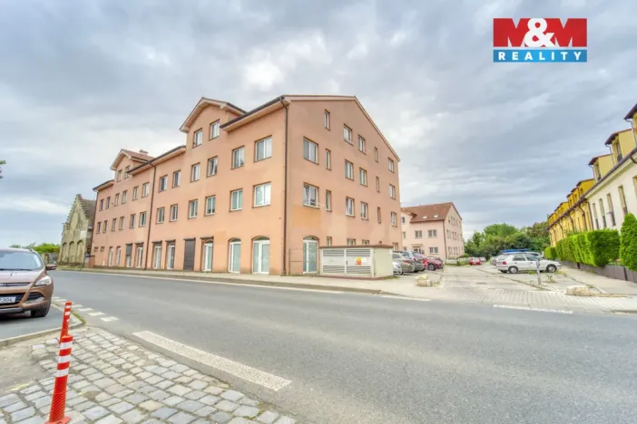 Prodej bytu 3+kk, Šestajovice, Komenského, 78 m2