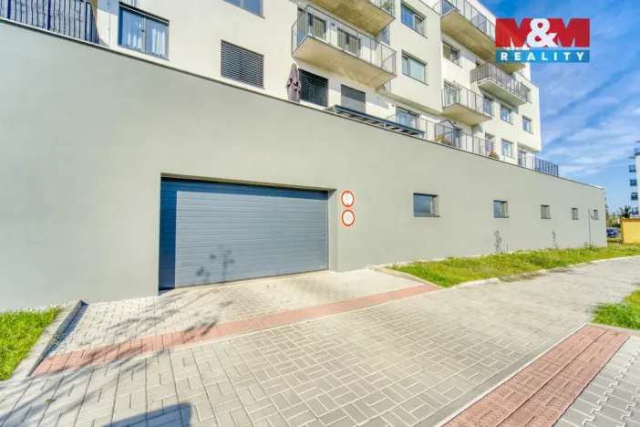 Pronájem garážového stání, Plzeň - Skvrňany, Františka Kováříka, 12 m2