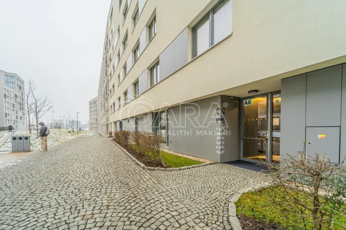 Pronájem bytu 1+kk, Praha - Karlín, U Mlýnského kanálu, 36 m2