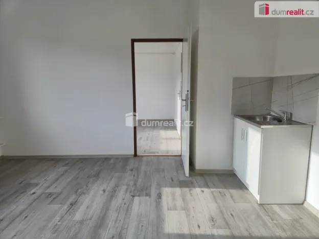 Pronájem komerční nemovitosti, České Budějovice - České Budějovice 2, Na Zlaté stoce, 31 m2