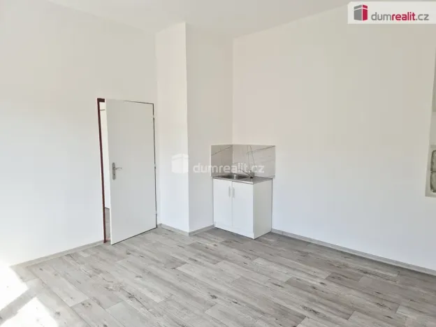 Pronájem komerční nemovitosti, České Budějovice - České Budějovice 2, Na Zlaté stoce, 31 m2