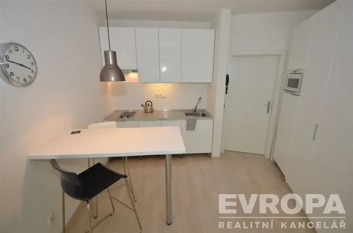 Pronájem bytu 1+kk, Praha - Hostivař, Na Plískavě, 47 m2