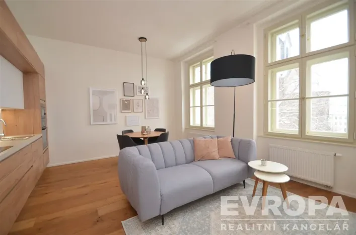 Pronájem bytu 2+kk, Praha - Karlín, Peckova, 55 m2