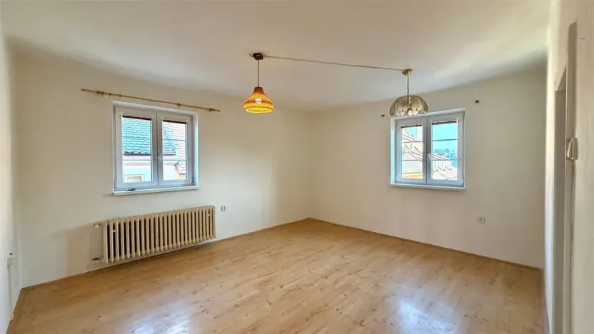 Pronájem bytu 2+1, Cheb, Jakubská, 56 m2