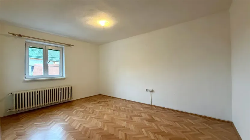 Pronájem bytu 2+1, Cheb, Jakubská, 56 m2