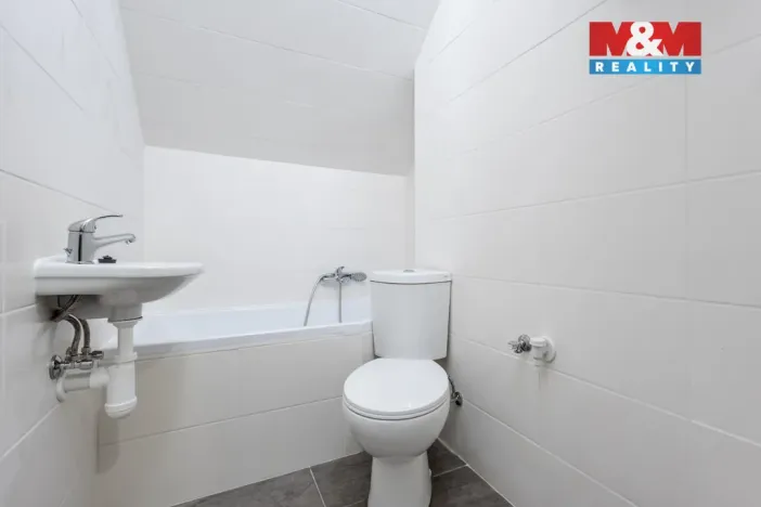 Pronájem bytu 1+1, Brniště - Luhov, 34 m2