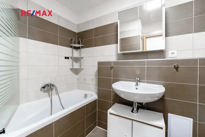 Prodej bytu 1+kk, Hostivice, Ječná, 32 m2