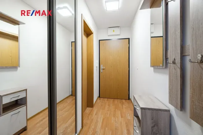 Prodej bytu 1+kk, Hostivice, Ječná, 32 m2