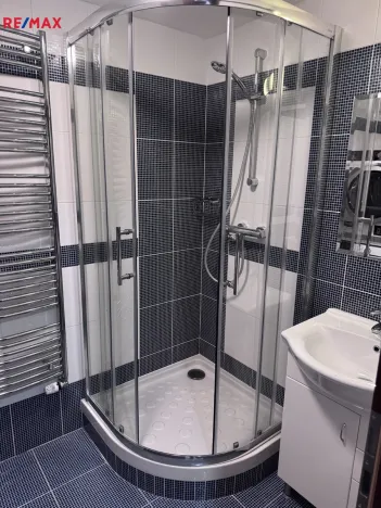 Prodej rodinného domu, Jesenice - Zdiměřice, V Podlesí, 184 m2