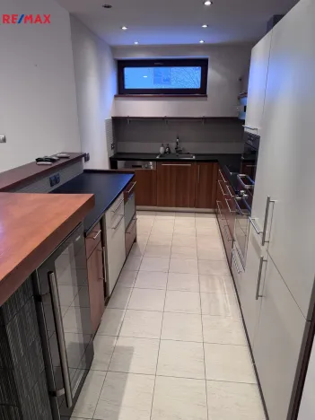 Prodej rodinného domu, Jesenice - Zdiměřice, V Podlesí, 184 m2