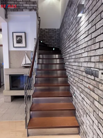 Prodej rodinného domu, Jesenice - Zdiměřice, V Podlesí, 184 m2