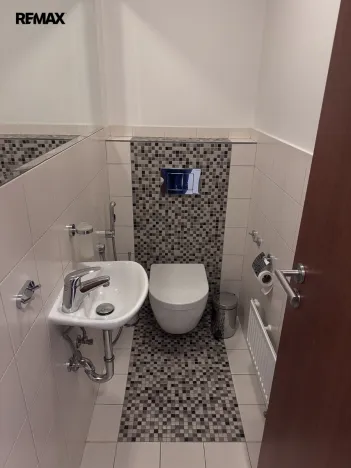 Prodej rodinného domu, Jesenice - Zdiměřice, V Podlesí, 184 m2