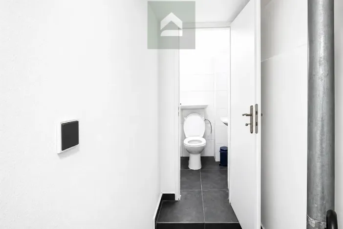 Pronájem obchodního prostoru, Plzeň - Jižní Předměstí, náměstí T. G. Masaryka, 40 m2