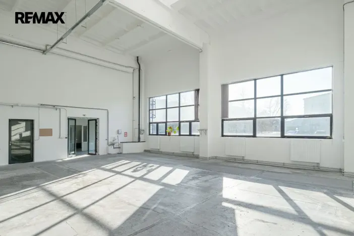 Pronájem výrobních prostor, Otrokovice, 1273 m2