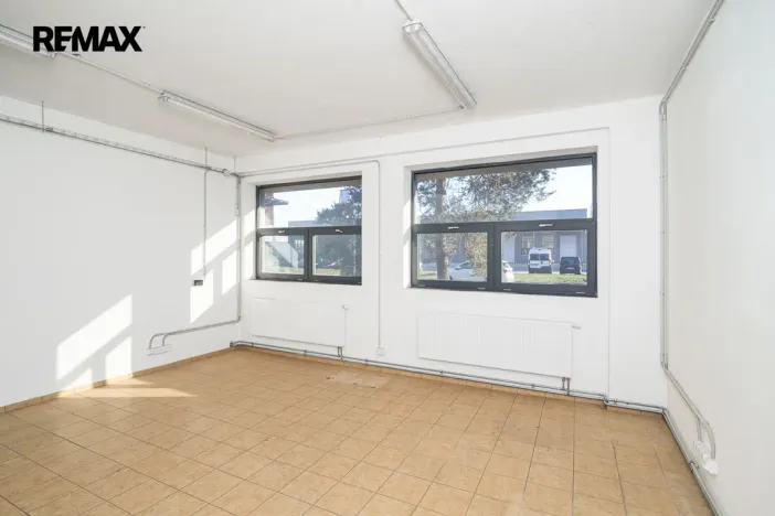 Pronájem výrobních prostor, Otrokovice, 1273 m2