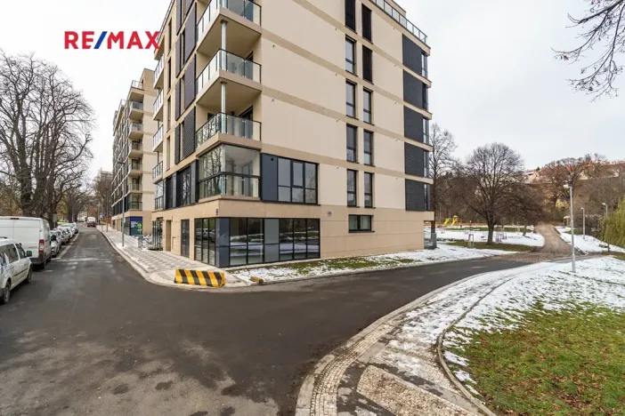 Pronájem garáže, Praha - Břevnov, 18 m2