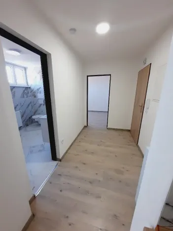 Pronájem bytu 2+kk, Lovosice, 8.května, 43 m2