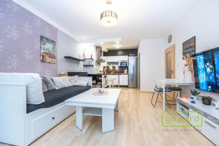 Pronájem bytu 2+kk, Praha, Chlebovická, 53 m2