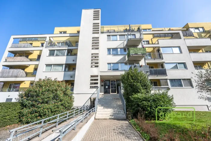 Pronájem bytu 2+kk, Praha, Chlebovická, 53 m2