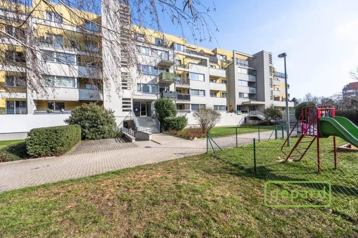 Pronájem bytu 2+kk, Praha, Chlebovická, 53 m2