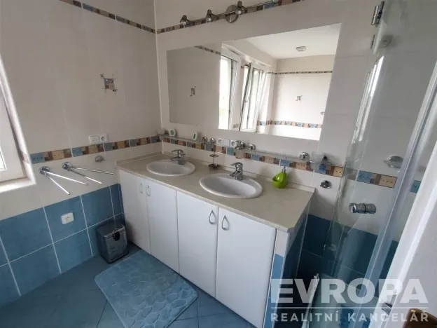 Prodej komerční nemovitosti, Uhlířské Janovice, Kolínská, 495 m2