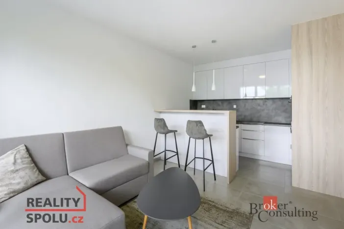 Pronájem bytu 2+kk, Plzeň - Doubravka, Na Kovárně, 44 m2