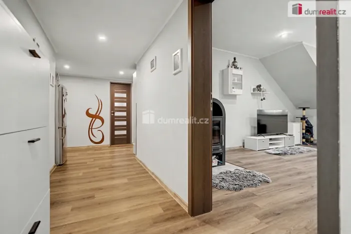 Prodej bytu 3+1, Karlovy Vary - Stará Role, Holečkova, 87 m2