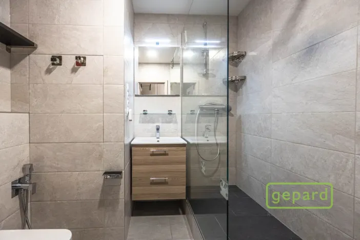 Pronájem bytu 2+kk, Praha, Augustinova, 46 m2