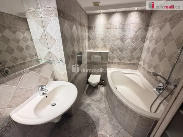 Pronájem bytu 2+kk, Praha - Břevnov, Hošťálkova, 56 m2