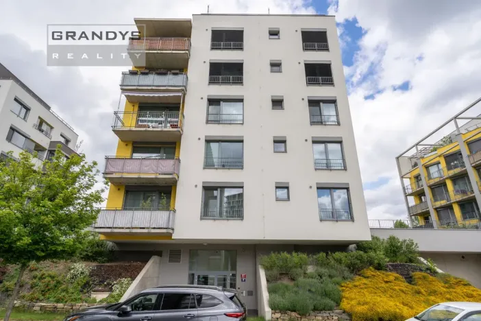 Prodej garážového stání, Praha - Hodkovičky, Šífařská, 13 m2