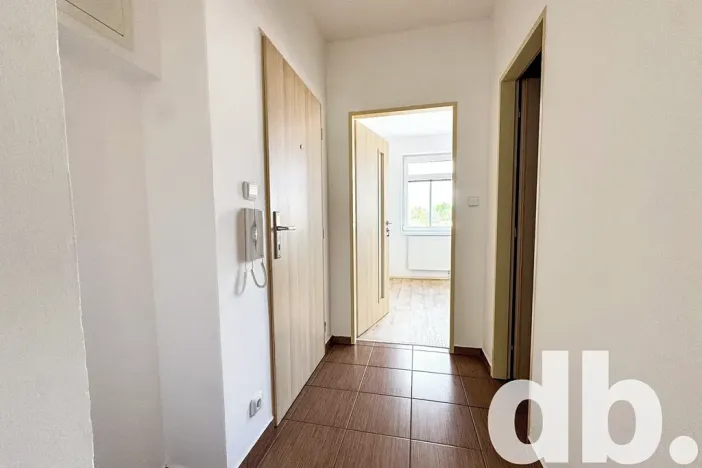 Pronájem bytu 2+kk, Karlovy Vary, Na Rolavě, 43 m2