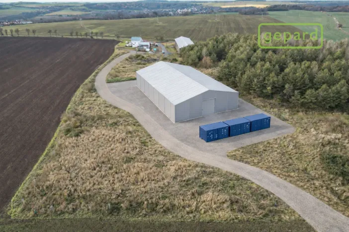 Pronájem komerčního pozemku, Větrušice, Severní, 8000 m2