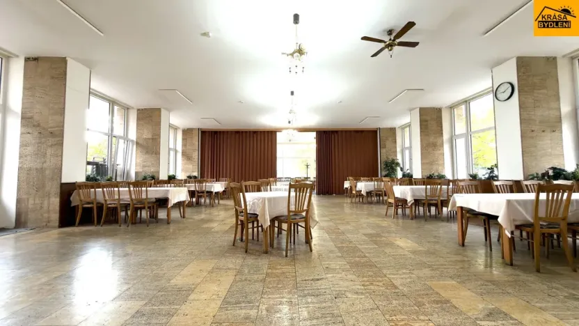 Prodej restaurace, Olomouc - Neředín, 730 m2