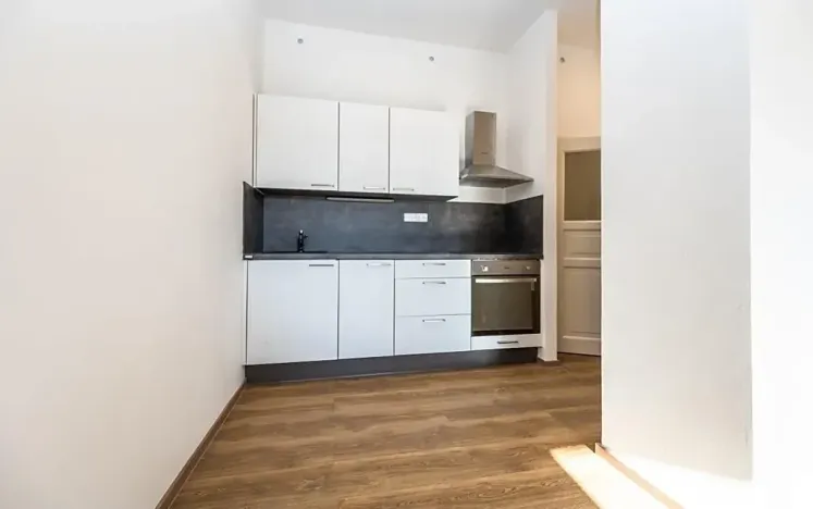 Pronájem bytu 1+kk, Praha - Nové Město, Lípová, 48 m2