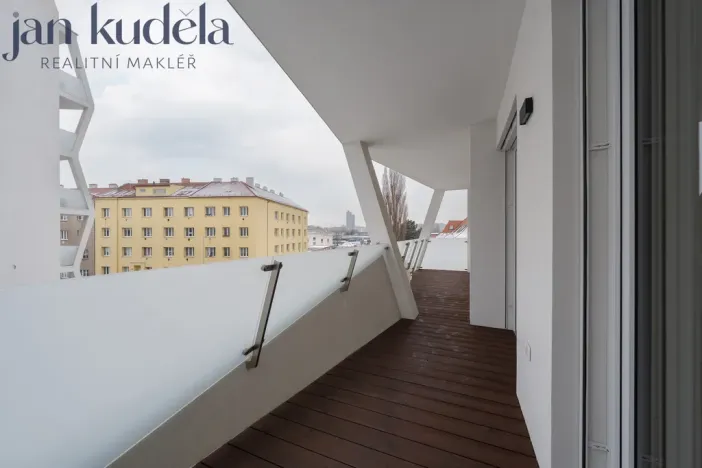 Pronájem bytu 3+kk, Brno, Komárovská, 75 m2