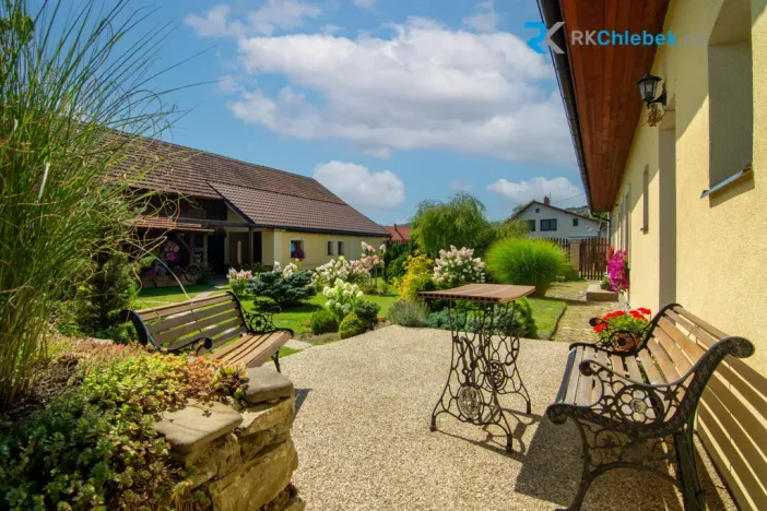 Prodej rodinného domu, Kozlovice, 283 m2