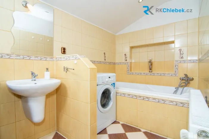 Prodej rodinného domu, Kozlovice, 283 m2