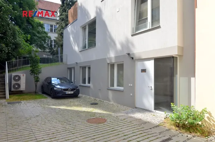 Pronájem bytu 5+kk, Praha - Bubeneč, Wolkerova, 115 m2