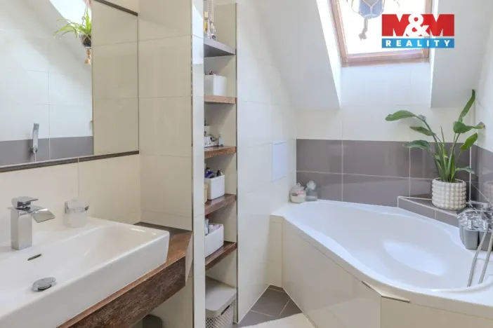 Prodej bytu 3+1, Zlín - Kudlov, Žlutá, 83 m2