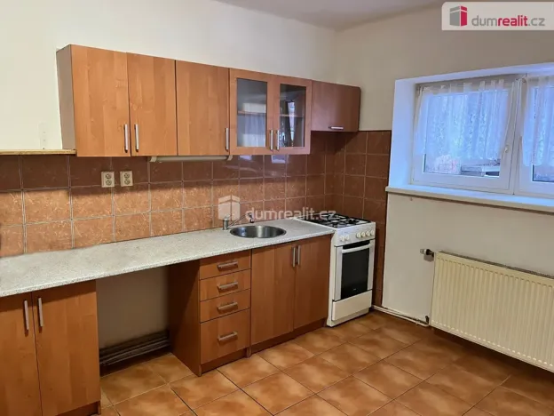 Pronájem bytu 2+1, Cheb, Hálkova, 52 m2